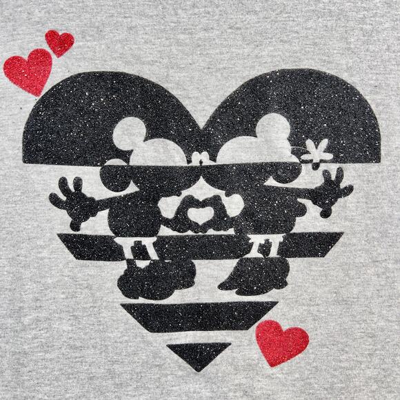 Disney Store ORGANIC Cotton TShirt S Black/ Red Heart Sparkle Mickey/Minnie Kiss - Picture 2 of 9